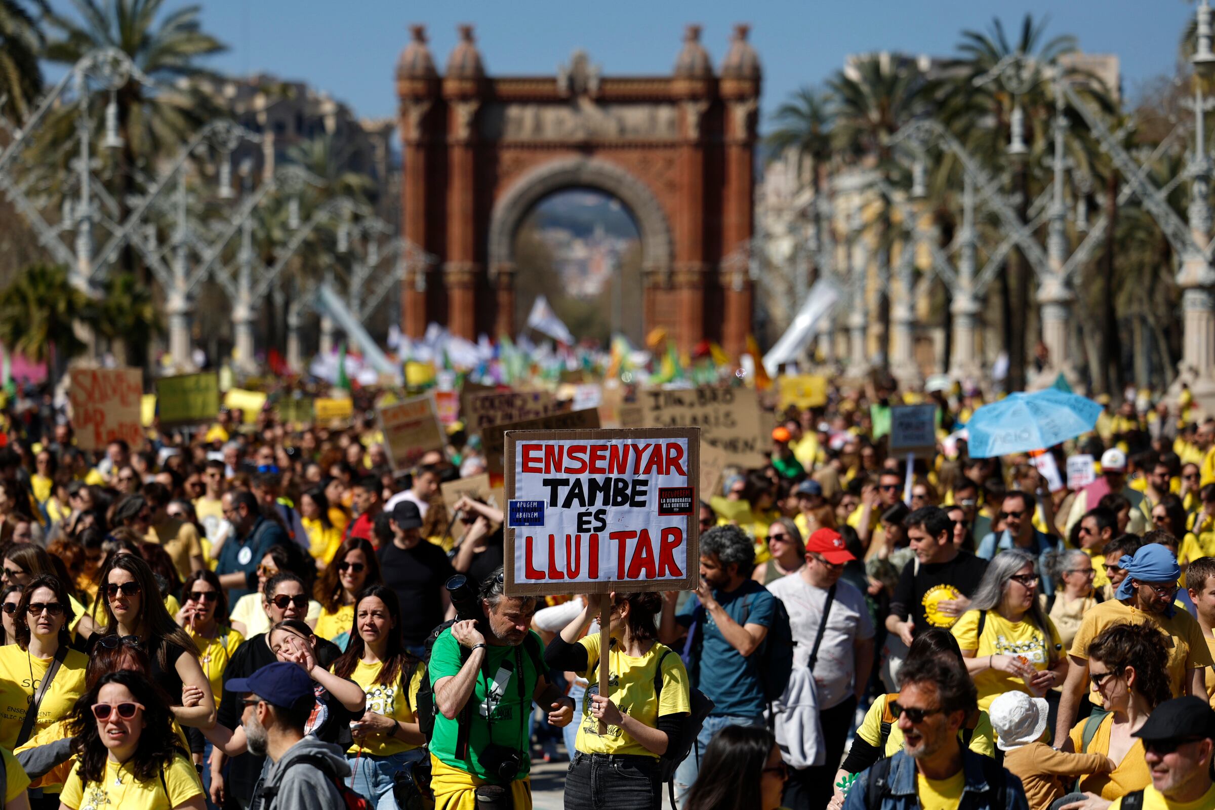 Protesta de profesores en Arc del Triomf Barcelona.