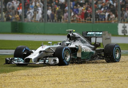 Nico Rosberg se sale de la pista. 