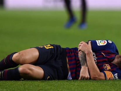 Messi es queixa del dolor al braç dret.