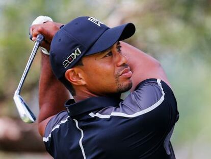 Tiger Woods, durante una sesi&oacute;n de pr&aacute;cticas.