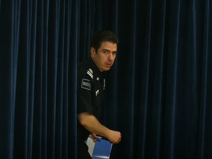 Luis Cárdenas Palomino durante una conferencia de prensa, en 2010.