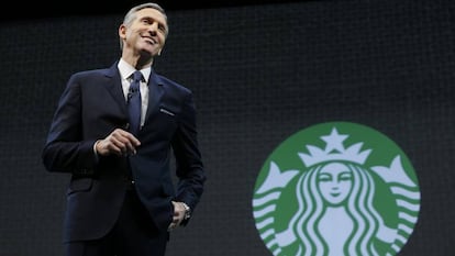 El presidente ejecutivo de Starbucks, Howard Schultz