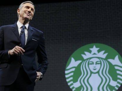 El presidente ejecutivo de Starbucks, Howard Schultz