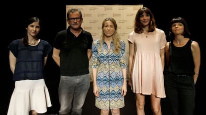 Inma Asensi, Rafael Calatayud, Julia Climent, Meritxell Barber&aacute; 
 e Inma Garc&iacute;a en el Teatro Principal de Valencia.
