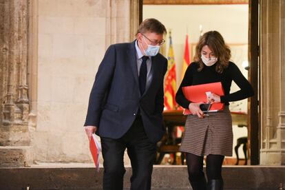 La ministra de Transportes, Movilidad y Agenda Urbana, Raquel Sánchez, y el presidente valenciano, Ximo Puig, en el Palau de la Generalitat este miércoles.