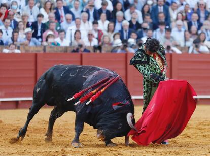 Morante de la Puebla, en un pase de pecho al toro sobrero de Garcigrande.