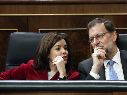 Soraya Sáenz de Santamaría y Rajoy, en el Congreso.
