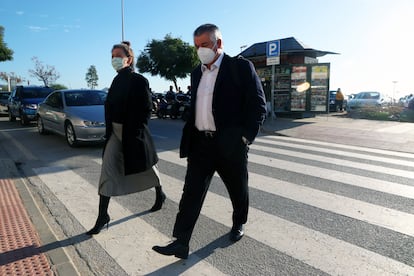 Juan Antonio Roca, esta mañana, a su llegada a la Audiencia Provincial de Málaga.