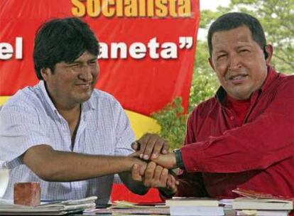 Hugo Chávez y Evo Morales en Maracaibo, en las horas previas al inicio de la cumbre energética.