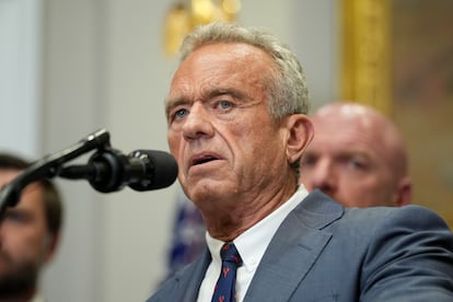 Retrato del secretario de Salud y Servicios Humanos de Estados Unidos, Robert F. Kennedy Jr., quien junto al Secretario de Estado, Marco Rubio, anunciaron el rechazo oficial al Reglamento Sanitario Internacional. 