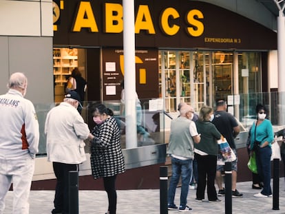 French citizens travel to the Spanish area of Le Perthus to buy cheaper tobacco and alcohol products.