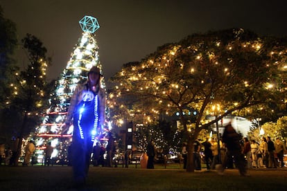 Bogot (Colombia) celebra las fiestas conforme a la ms arraigada tradicin. Luces y ni?os son los protagonistas de la Navidad y el A?o Nuevo.