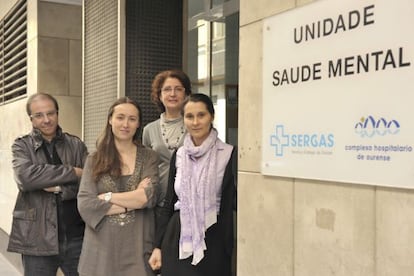 Ernesto Ferrer, Teresa Reijas, Amparo Gonz&aacute;lez y Estefan&iacute;a Pumar, de la unidad de salud mental de Ourense. / N.G.