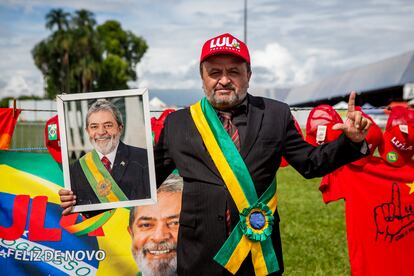 Ademario Lulinha, de 58 años, es servidor público federal de Brasilia.  Estuvo presente en las otras dos tomas de posesión de Lula, pero afirma que esta vez tendrá un significado especial porque se pasó por un momento difícil y ahora la alegría y la esperanza toman posesión junto al pueblo brasileño.