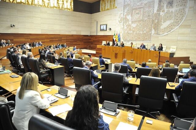 PP y Vox derogan la Ley de Memoria Histórica de Extremadura para ...