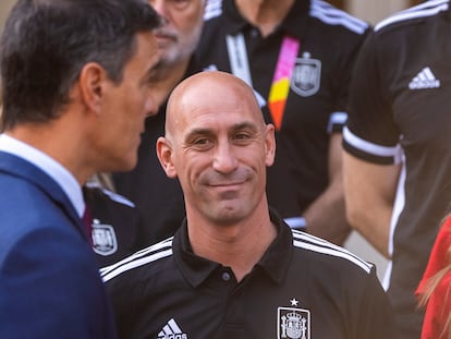 Rubiales, al ser recibidos por el presidente de España tras la conquista del Mundial.