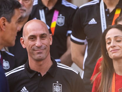 Luis Rubiales, durante el recibimiento del presidente del Gobierno Pedro Sánchez a la selección femenina tras vencer el Mundial.