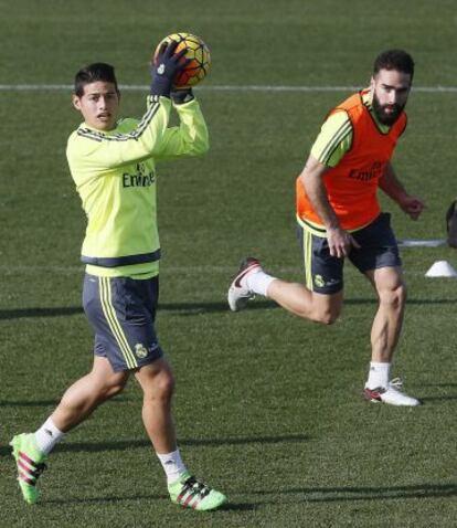 James, junto a Carvajal, este s&aacute;bado en Valdebebas.