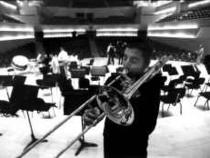 B S/N - (16.3.2000) - Auditori de Bcn. - Foto : Carles Ribas -
