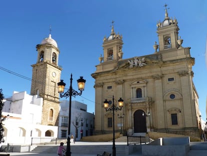 Simulación del aspecto que tendría la Iglesia Mayor de Chiclana con las dos torres.