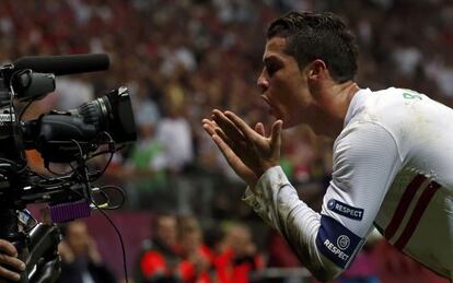 Cristiano Ronaldo ante una cámara de televisión.