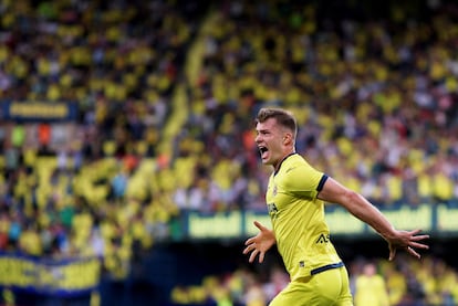 Sorloth celebra su cuarto gol al Madrid en La Cerámica.