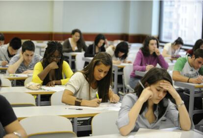 Alumnos en la Escuela de Ingenieros de Bilbao