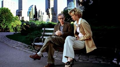 'Un final made in Hollywood' (Woody Allen, 2002). Téa Leoni: No nos comunicábamos. Woody Allen: Teníamos sexo. Téa Leoni: Sí, teníamos sexo, pero nunca hablábamos. Woody Allen: El sexo es mejor que hablar. Pregúntale a cualquiera de este bar. Hablar es el precio que pagas para llegar al sexo.
