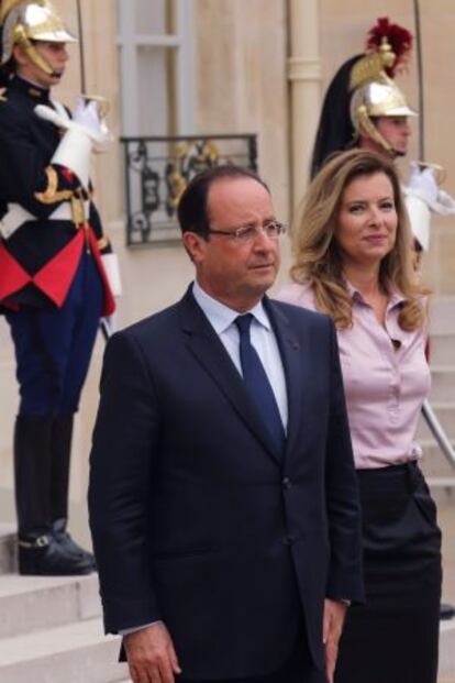 El presidente François Hollande y su pareja, la periodista Valérie Trierweiler.