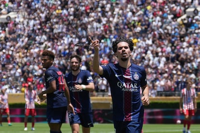 El jugador del París Saint-Germain Vitinha celebra el segundo gol de su equipo en el partido contra el Atlético de Madrid en Pasadena el domingo 15 de junio de 2025