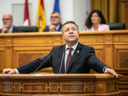 El presidente de Castilla-La Mancha, Emiliano García-Page, interviene en el debate del estado de la región, este martes.