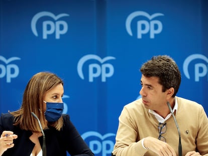 El presidente del PPCV, Carlos Mazón, acompañado de la secretaria general y síndica en Les Corts, María José Catalá, el pasado mes de noviembre.