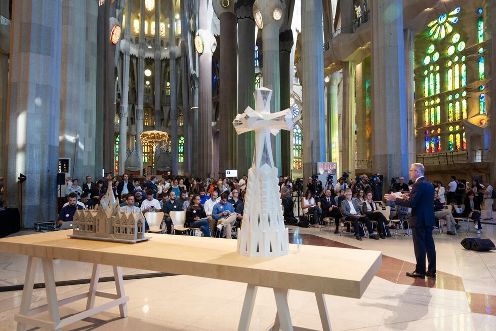 La Sagrada Familia culminará su torre más alta en 2025 | Noticias de ...