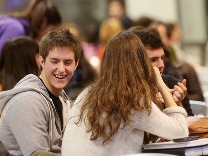 Alumnos en la Universidad Pública de Navarra.