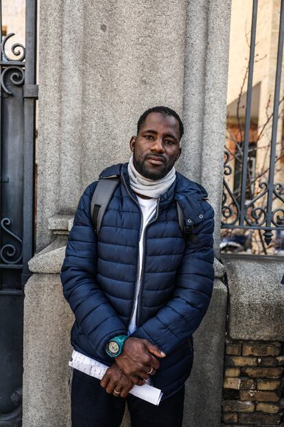 El senegalés de 33 años, Abdou Khadar, durante la protesta de este martes.