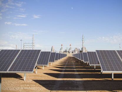 Instalaciones de una planta de aprovechamiento de energía solar.