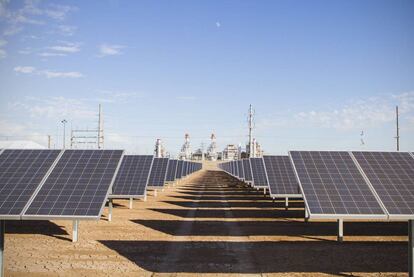 Instalaciones de una planta de aprovechamiento de energía solar.