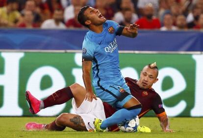 Momento de la entrada de Nainggolan a Rafinha.