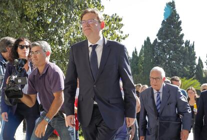 El President de la Generalitat Valenciana, Ximo Puig, llega a la capilla ardiente de Carmen Alborch, en el Sanatorio Municipal de Valencia.