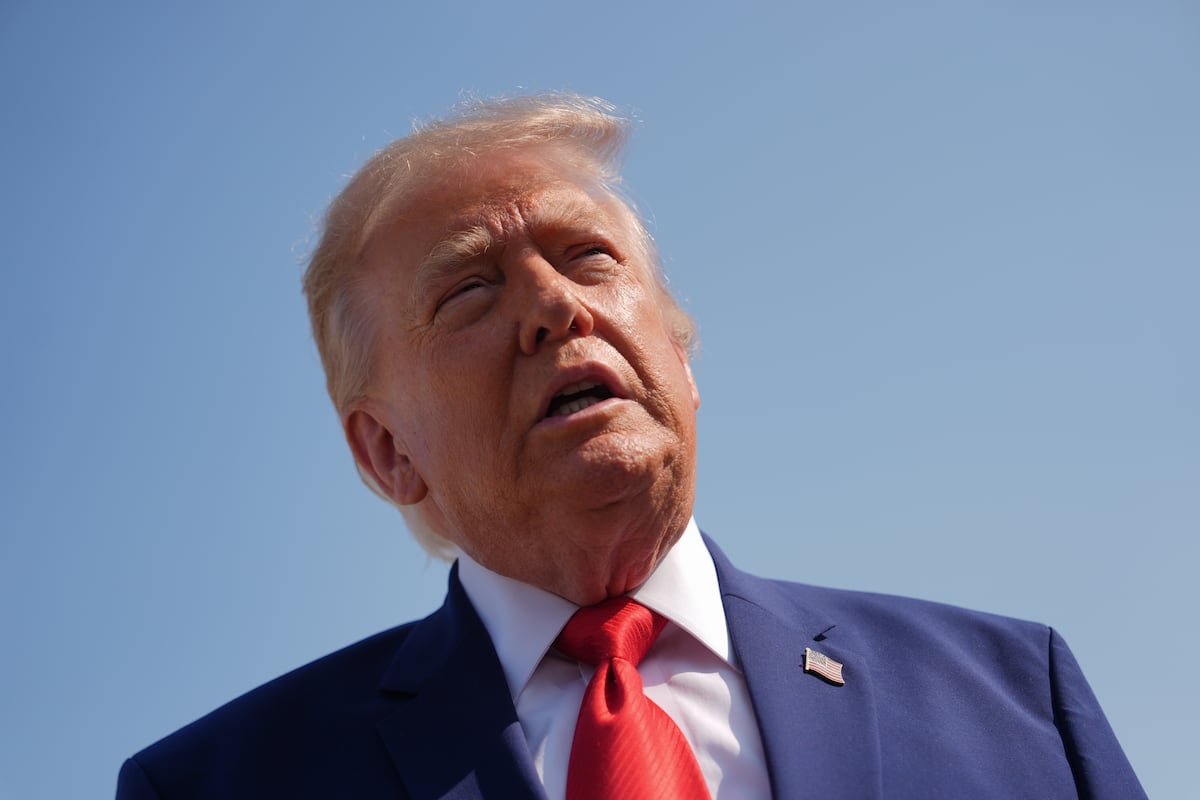 Trump amenaza con destruir puentes o centrales eléctricas cada vez que Teherán ataque un barco Ormuz