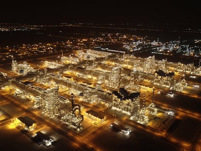 Planta de producción de combustibles limpios desarrollada por Técnicas Reunidas en Al Zour (Kuwait)