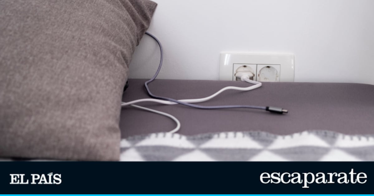 Olvida tu cargador de siempre: la solución 4 en 1 extraplana y giratoria que acabará con tus problemas de espacio
