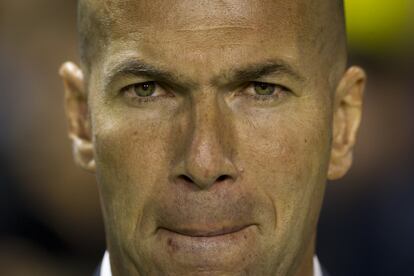 Primer plano de Zinedine Zidane, en un partido entre Levante y Real Madrid, el 2 de marzo de 2016.