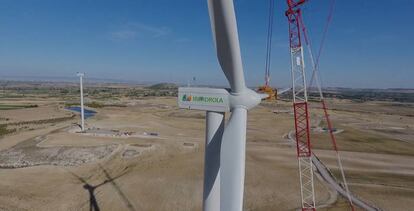 Parque eólico El Pradillo (Zaragoza) de Iberdrola.
 
 