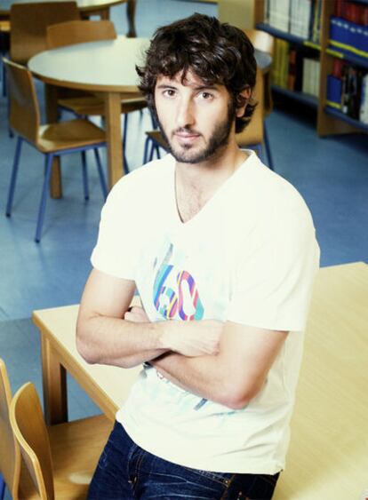 Granero, en la biblioteca de la Universidad Camilo José Cela.