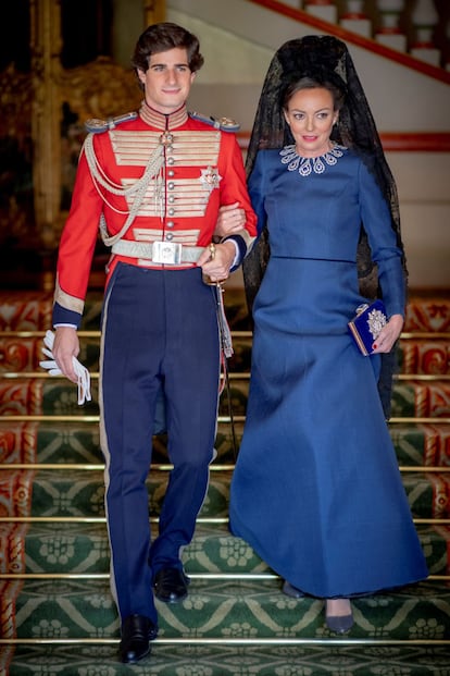 Fernando Fitz-James Stuart junto a su madre y madrina de boda, Matilde Solís, el 7 de octubre de 2018 en el Palacio de Liria.