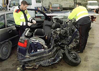 Estado en el que ha quedado el turismo siniestrado en el accidente de Capmany.