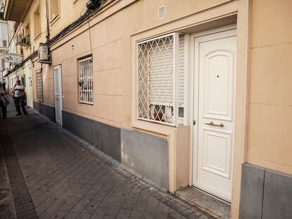 Local reconvertido en vivienda en la calle Virgen de los Reyes 14, en Madrid.