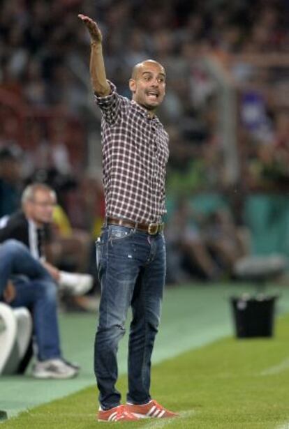 Guardiola, durante el partido de copa contra el Rehden