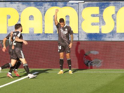 Mariano celebra el 0-1 en La Cerámica.